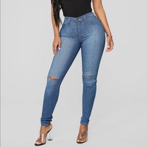 Fashion Nova Jeans Size 9 Brand New